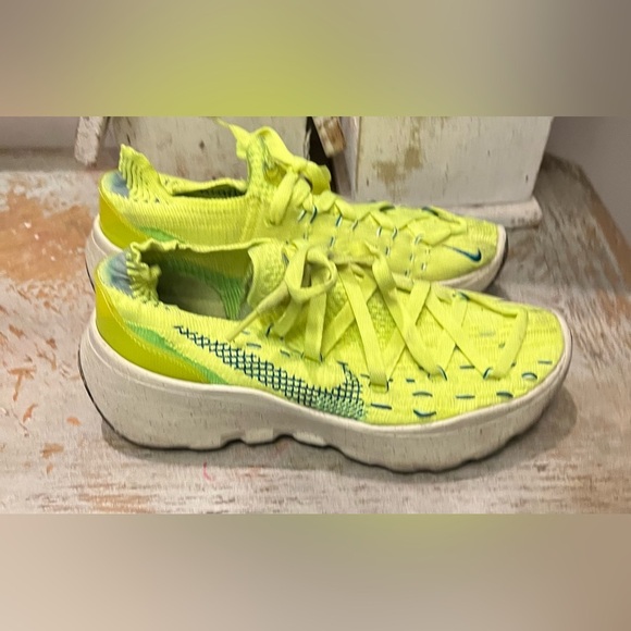 Nike Size 7 Space Hippie 04 Light Lemon Twist Green Sneakers - Picture 6 of 9